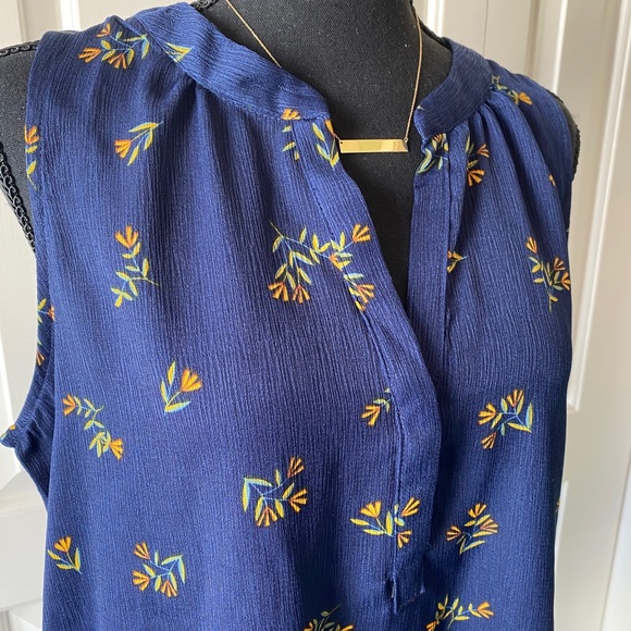 Sweet Rain Sleeveless Top - Picture 2 of 6